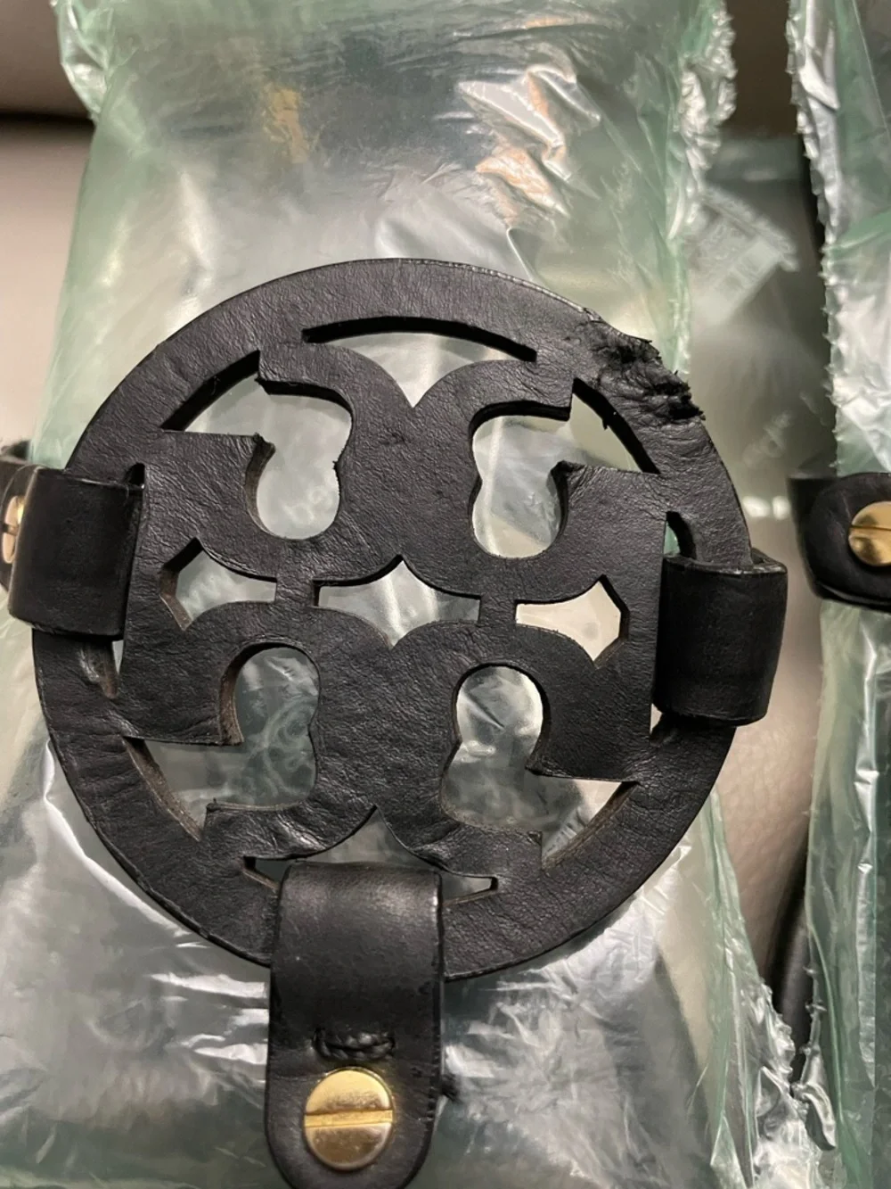 Tory Burch Black Leather Logo Thong Sandals with Gold Studs Sz.9.5 - Picture 4 of 8